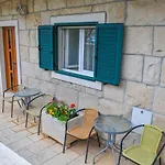 Loza Appartement *