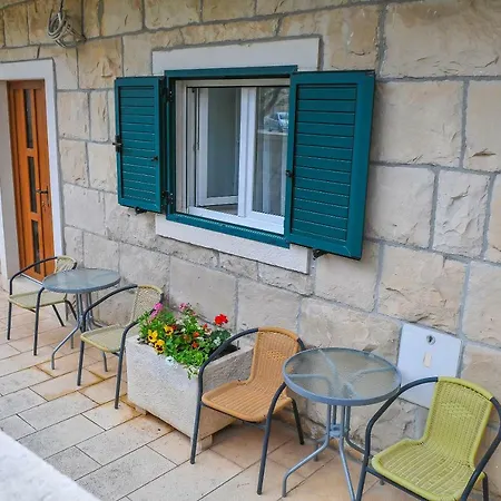 Loza Apartment *